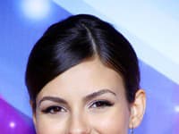  Victoria Justice