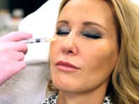 Moderátorka Erika Barkolová počas zákroku