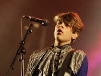 hudebníka z britské rockové skupiny The Klaxons James Righton