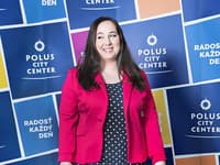 Betka v pohodlnom outfite - výrazné farby jej veľmi pristanú