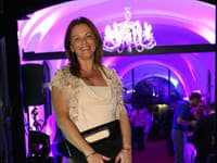 Poslankyňa Európskeho parlamentu Monika Flašíková-Beňová v elegantných šatách s dôrazom na jemnosť a prirodzenosť