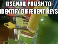 Kľúče, lak na nechty