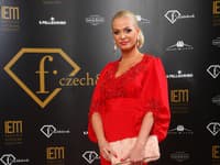 Lekárka estetickej medicíny Alena Pallová zažiarila v provokatívnej červenej