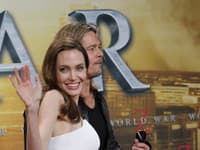 Angelina Jolie údajne nedávno kúpila Bradovi ostrov v tvare srdca