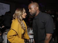 Kanye spolu s Kim nemajú tajnosti ani so svojím intímnym životom, niekedy sa o ne podelia na sociálnej sieti 