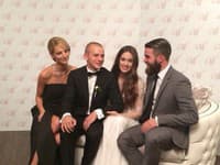 Futbalista Vlado Weiss so svojou nevestou počas sobáša