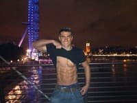 Ryan Terry a jeho sexi telo v Londýne