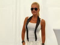 Dara Rolins a jej perfektná postava, s ktorou si môže obliecť čokoľvek