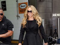 Americká speváčka Mariah Carey je so svojou váhou raz hore, raz dole