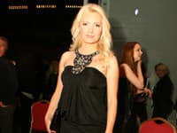 Aneta Sedlmair-Parišková zvolila pekné čierne mini