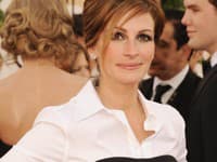 Krásna Julia Roberts nedá dopustiť na zázračnú zoštíhľujúcu bielizeň