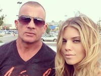 Herečka AnnaLynne McCord je po boku staršieho Dominica Purcella veľmi šťastná