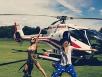 Bláznivé Selena Gomez a modelka Cara Delevingne v Monaku