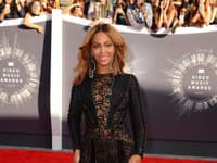 Beyoncé a jej róba od dizajnéra Nicolasa Jebrana