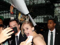 Jennifer Lawrence už randí s Chrisom Martinom