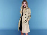 Rosie Huntington-Whiteley v kampani Marks&Spencer