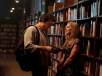 Ben vymenil svoju manželku za britskú krásku Rosamund Pike, ale našťastie, iba vo filme