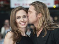 Angelina Jolie a Brad Pitt sa zosobášili len nedávno, no Angie sa predmanželskou zmluvou veľmi rafinovane poistila