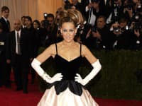 Sarah Jessica Parker ako princezná odetá v róbe z dielne Oscara de la Rentu