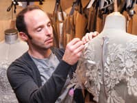 Ručne robené detaily sú neodmysliteľnou prácou Haute Couture