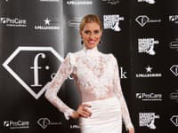 Modelka Denisa Mendrejová v romantickej bielej róbe