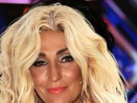 Sisa Lelkes Sklovská je s blonďavou hrivou ešte výraznejšia