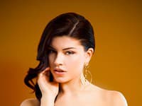 Karolína Chomisteková v šatách od Fera Mikloška