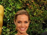 Angelina Jolie nosila na krku fľaštičku plné krvi svojho bývalého partnera