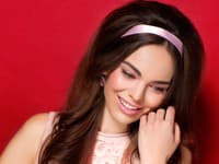 Fotila: Jena Šimková Líčil a česal: Tomáš Vida produktami Dermacol Modelka: Soňa Štefková / Mix Model Management a jej psík Larinka