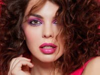 Fotila: Jena Šimková Líčil a česal: Tomáš Vida produktami Dermacol Modelka: Soňa Štefková / Mix Model Management a jej psík Larinka