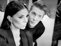 Patri Suši Veselý je dvorným vizážistom a hairstylistom tejto modelky