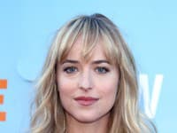 Ako blondínka vyzerala Dakota Johnson o poznanie lepšie