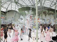 Pohľad na modelky Haute Couture jar/leto 2015