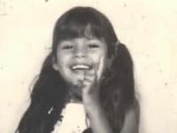 Eva Mendes zverejnila fotografiu, na ktorej je ona sama ešte ako dieťa