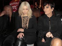 Kris Jenner má niekedy jej zať Kanye West plné zuby