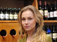 Krásna herečka sa venuje aj písaniu a účinkuje aj v reklamách
