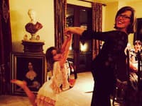 Krásna Milla Jovovich v úlohe matky. Takto trávila svoje tehotenstvo v kruhu svojej rodiny