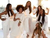 Beyoncé na svadbe jej maminy, ktorá mimochodom vyzerá úžasne