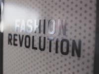 Fashion LIVE! pomáha šíriť osvetu o celosvetovej iniciatíve Fashion Revolution, zapojili sa aj známe slovenské celebrity