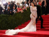 Hviezda reality show Kim Kardashian riešila výber šiat (Roberto Cavalli) podobne ako Beyoncé