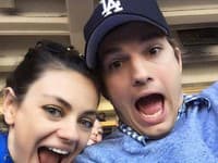 Ashton a Mila sú oficiálne svoji!