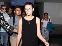 Sivá myška Emily Ratajkowski