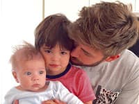 Futbalista Gerard Piqué je už dvojnásobným otcom
