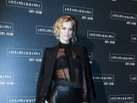 Eva zažiarila na červenom koberci v odvážnom outfite