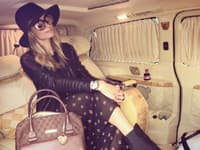 Milionárska dedička Paris Hilton sa zmenila na nepoznanie