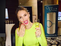 Krásna Ivana vyzerá v žiarivej farbe priam neodolateľne 