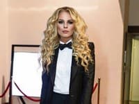 Známa televízna tvár Veronika Ostrihoňová si dokonca v rámci svojho stylingu neváhala dať motýlik.