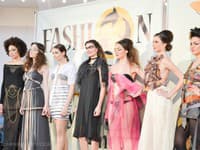 Zbierka oblečenia v spolupráci so Slovak Fashion Council prešitá mladými dizajnérmi zo Školy úžitkového výtvarníctva Josefa Vydru