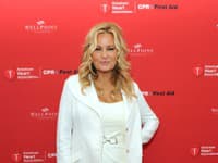Jennifer Coolidge ako prvá milfka vôbec