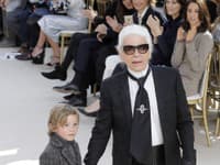 Karl Lagerfeld prekvapil jednuduchými priestormi, kde sa šou konala